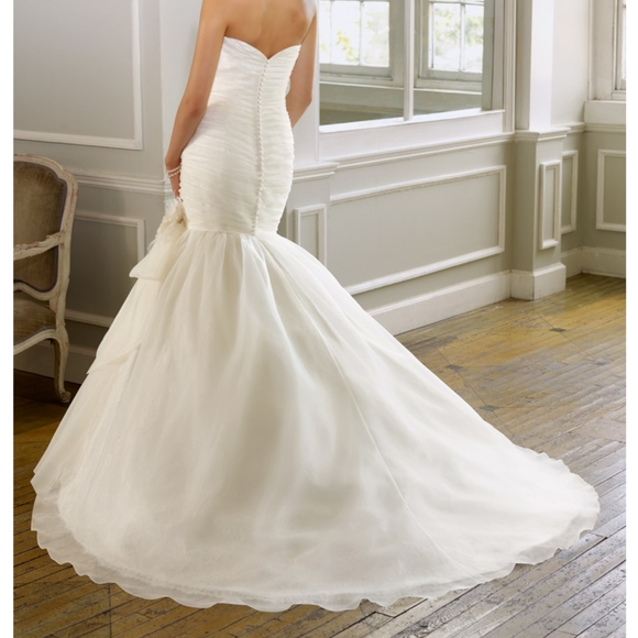 Brand New Never Worn Mori Lee Wedding Dress - Picture 2 of 4